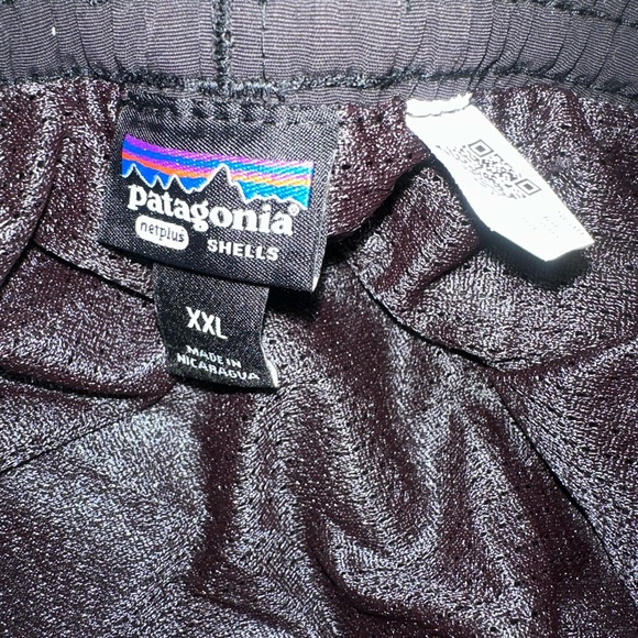 NWOT! Men’s Black Patagonia Swim Trunks - Picture 4 of 8